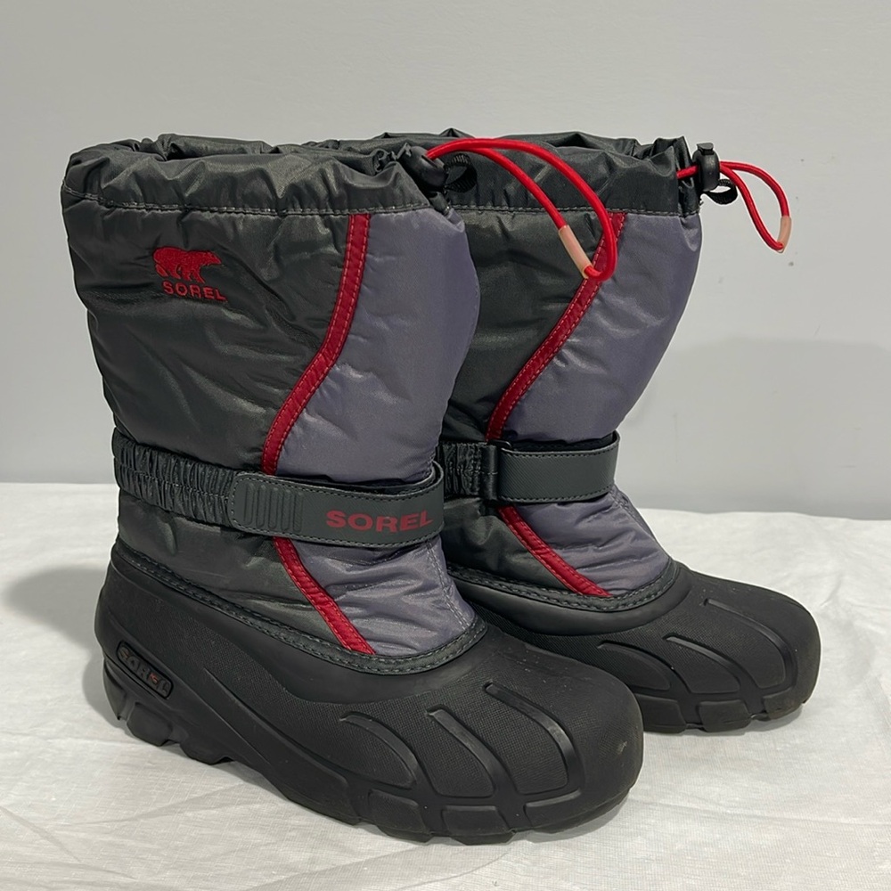 Sorel Snow Boots Size 5 Bungee Closure gray black red